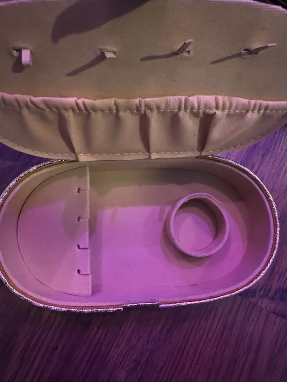 Gold Metallic Oval Clutch Jewelry Holder C1.Bk.R.2